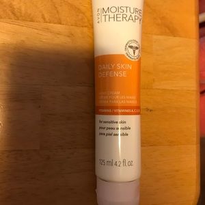 💄Avon moisture therapy hand cream New